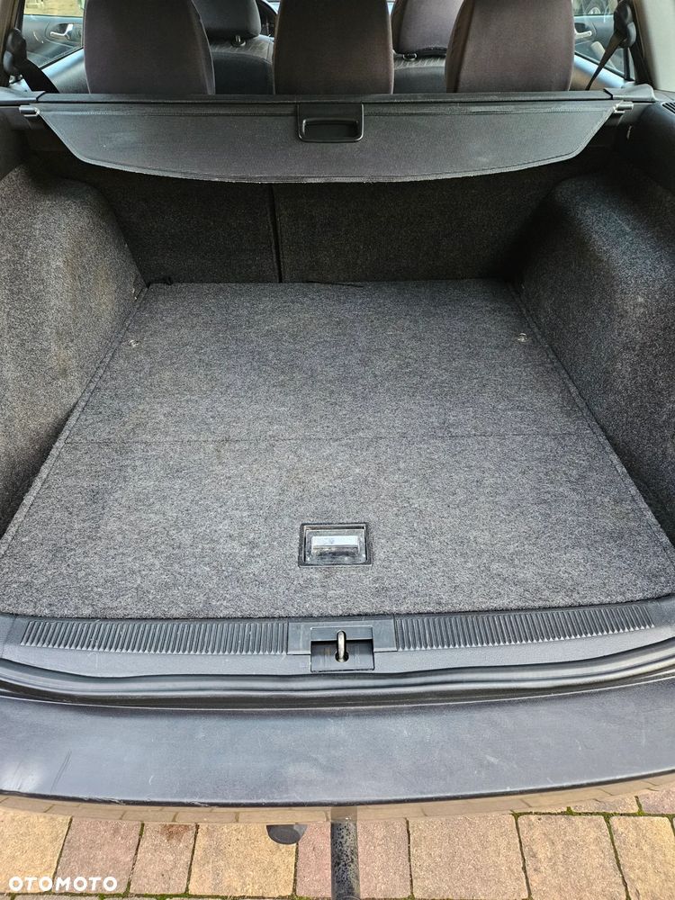 Skoda Octavia 1.6 Ambition - 17