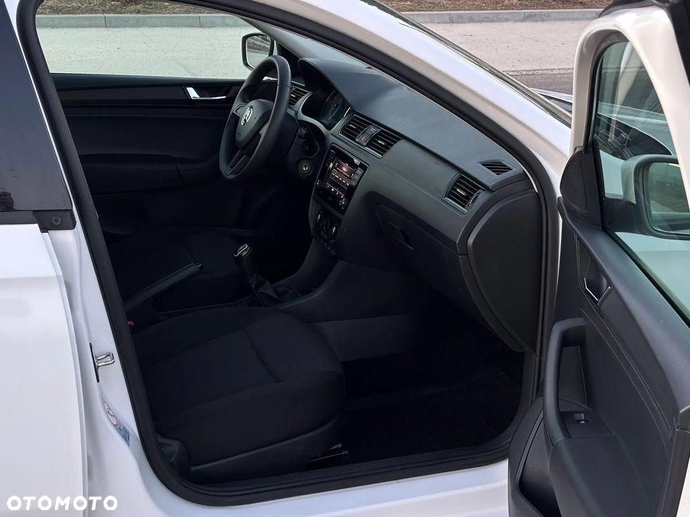 Skoda RAPID 1.0 TSI Active - 23