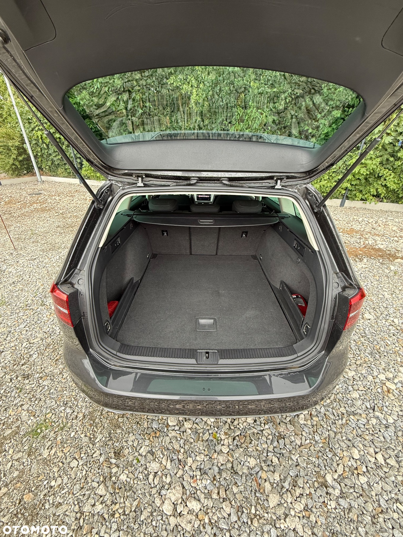 Volkswagen Passat Variant 1.6 TDI SCR DSG - 19