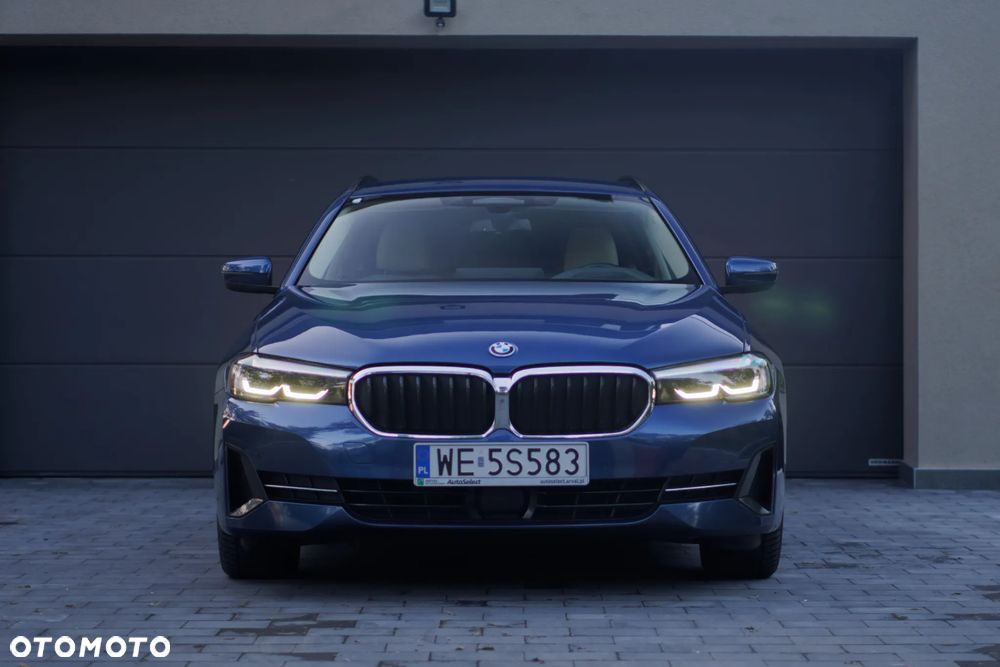 BMW Seria 5 530e xDrive Luxury Line sport