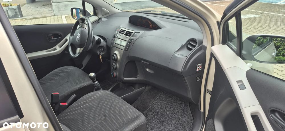 Toyota Yaris 1.33 Sol - 27