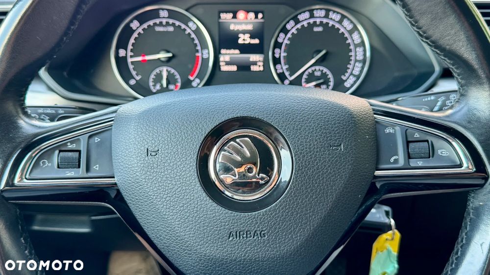 Skoda Superb 2.0 TDI 4x4 DSG Premium Edition - 25