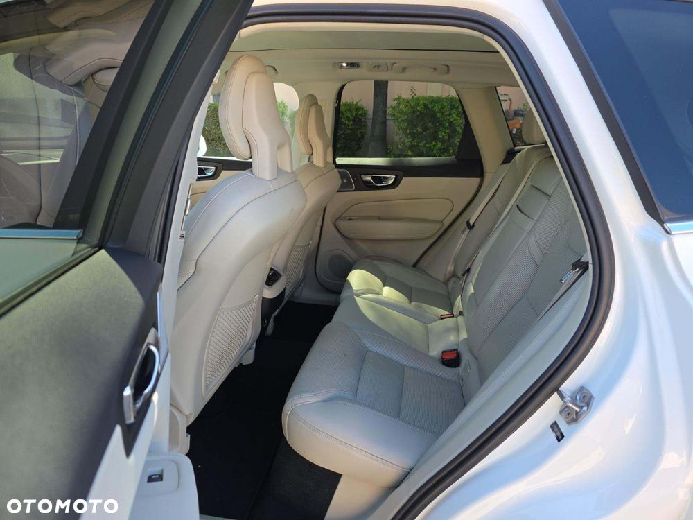 Volvo XC 60 T6 AWD Geartronic Inscription - 11