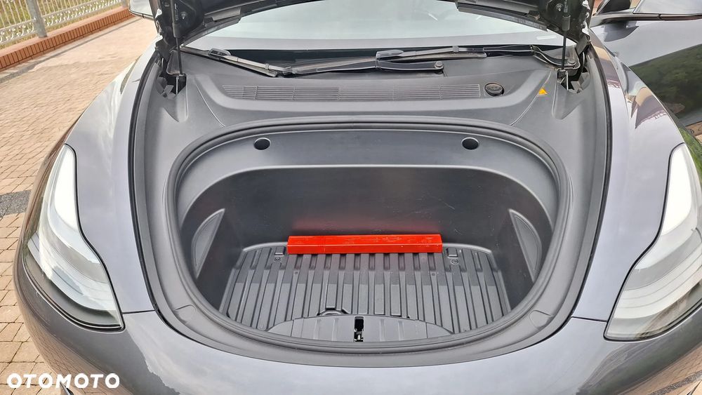 Tesla Model 3 AWD - 17