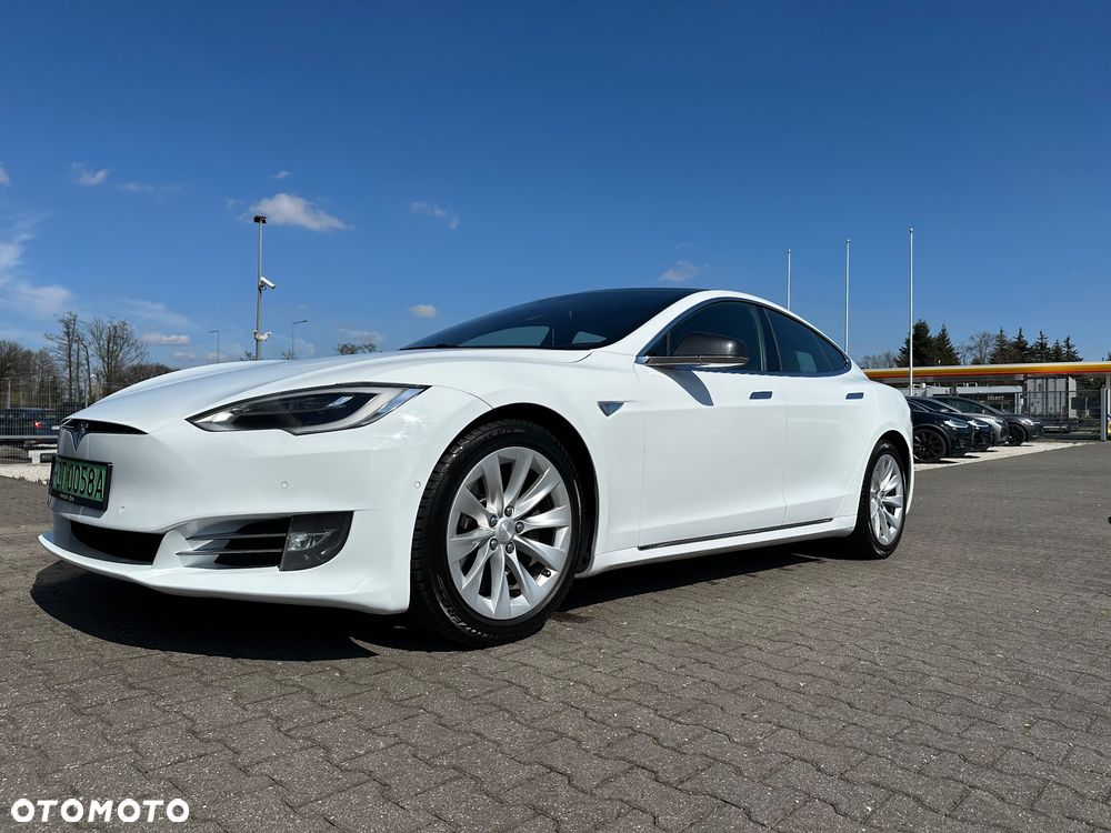 Tesla Model S 90 D - 18
