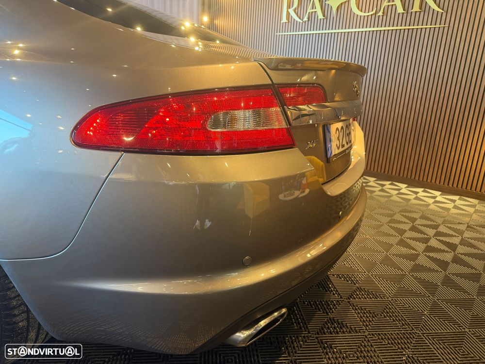 Jaguar XF 4.2 V8 Premium Luxury - 12