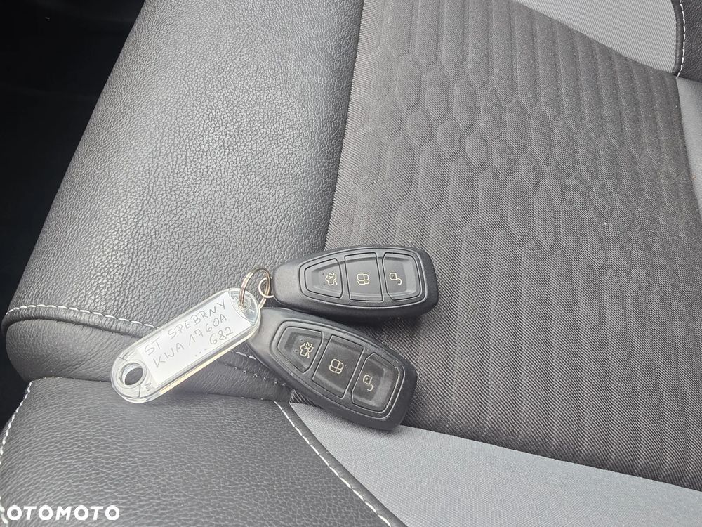 Ford Focus 2.0 EcoBoost ST mit Leder-Exclusiv-Paket - 22