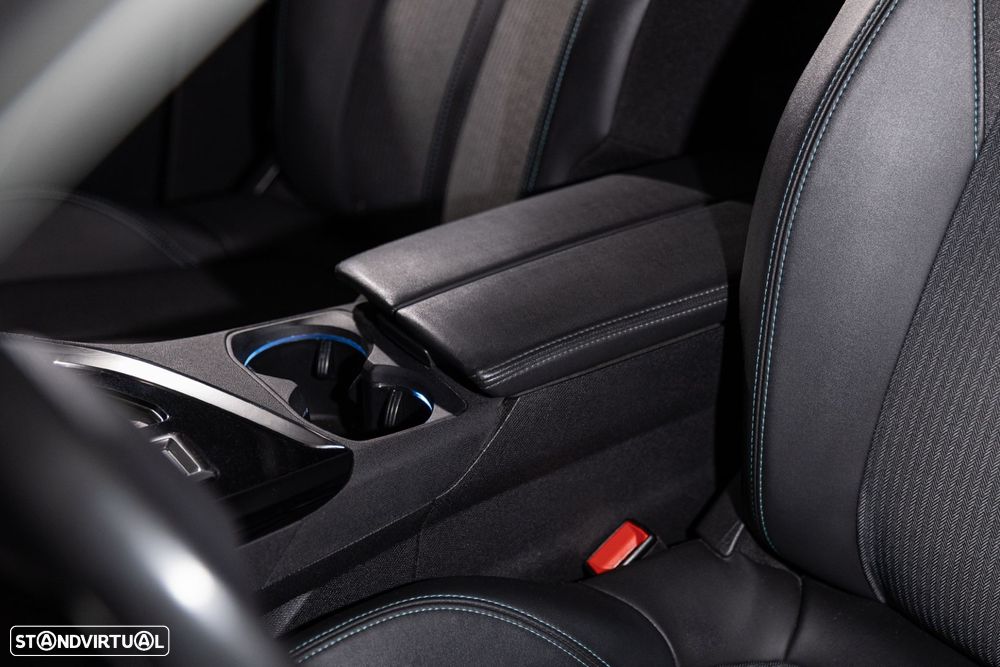 Peugeot 3008 1.6 Hybrid Allure Pack e-EAT8 - 28