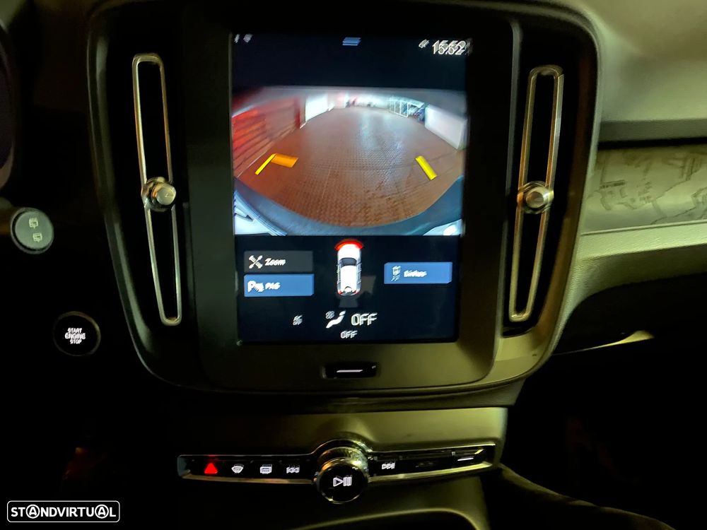 Volvo XC 40 1.5 T3 Momentum Core Geartronic - 11