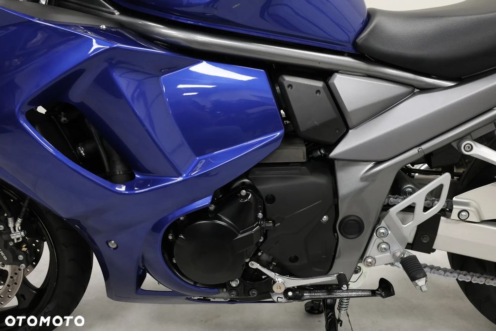 Suzuki GSX - 38