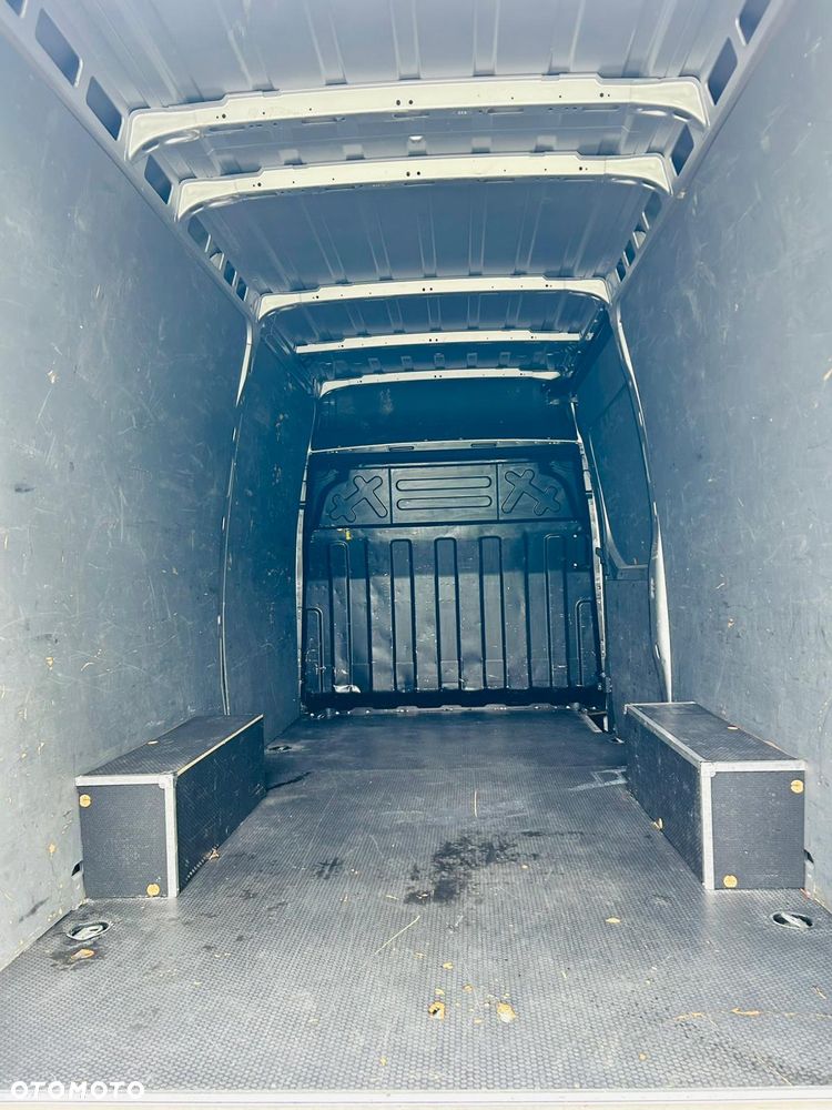 Iveco 35s16 - 12