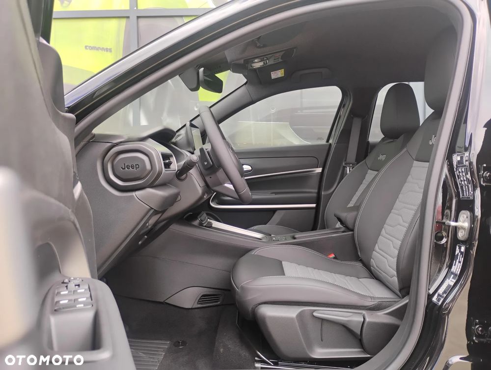 Jeep Avenger 1.2 T3 mHEV Upland 4xe eDCT6 - 22