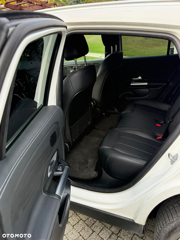 Mercedes-Benz EQA - 7