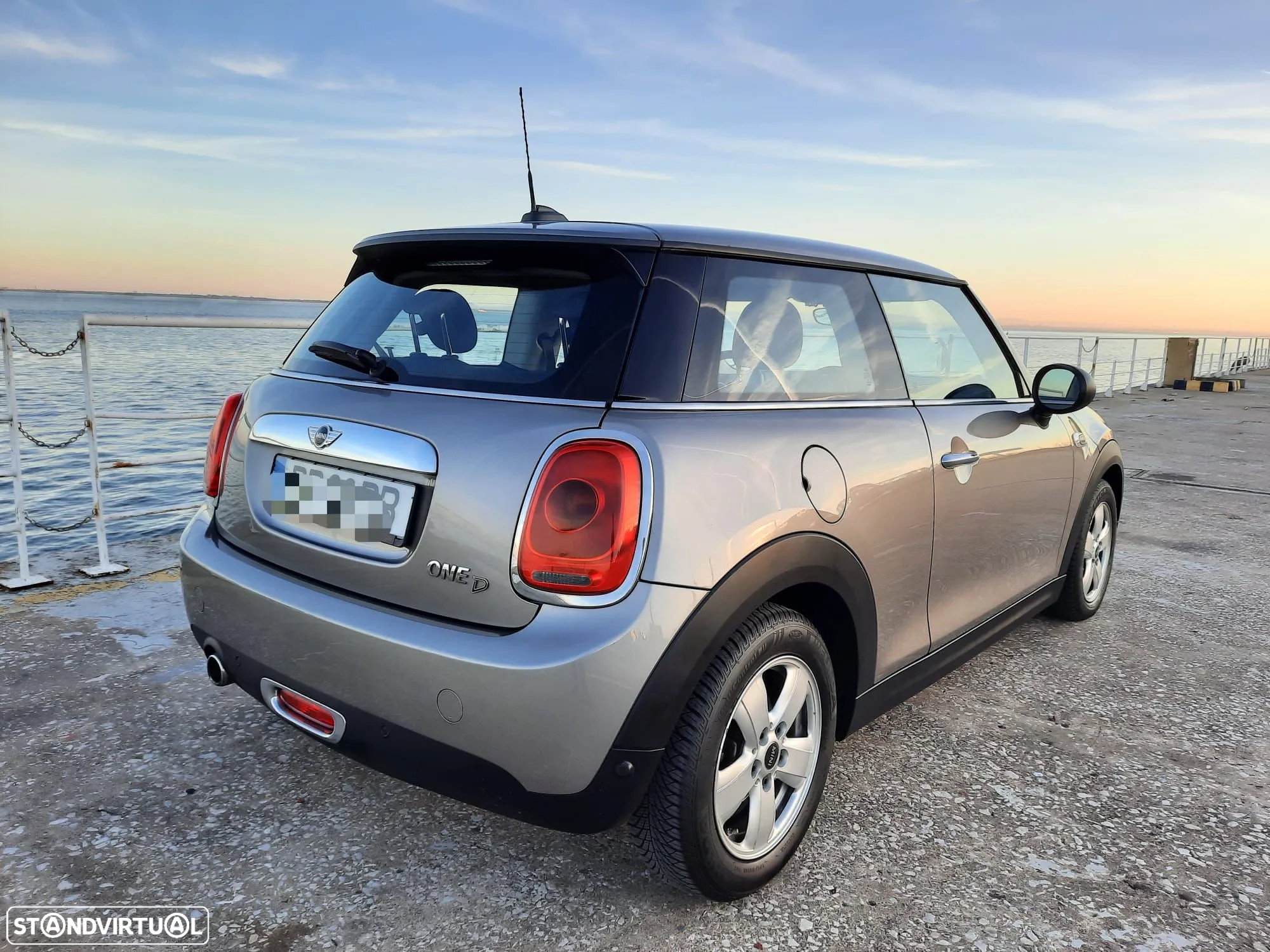 MINI 3 Portas One D - 8