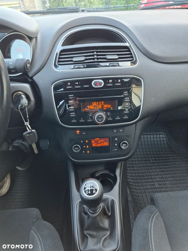 Fiat Grande Punto Actual 1.4 8V Estiva Blue&Me Euro5 - 18