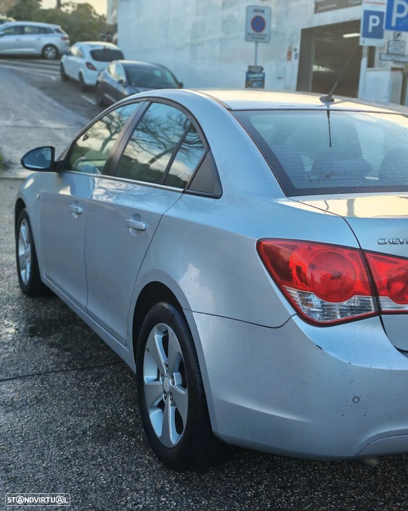 Chevrolet Cruze 1.7 VCDi LTZ - 10