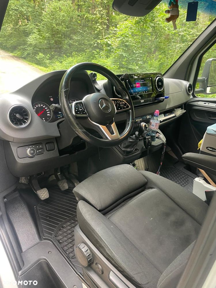 Mercedes-Benz Sprinter - 13