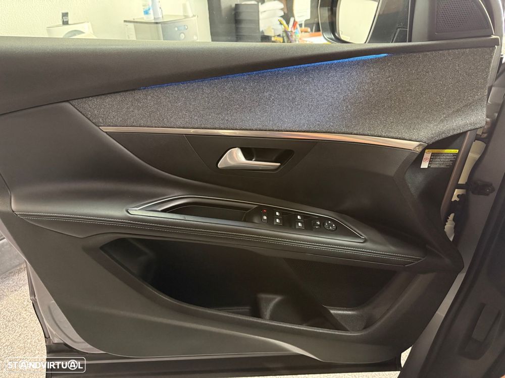 Peugeot 5008 1.5 BlueHDi Allure EAT8 - 24