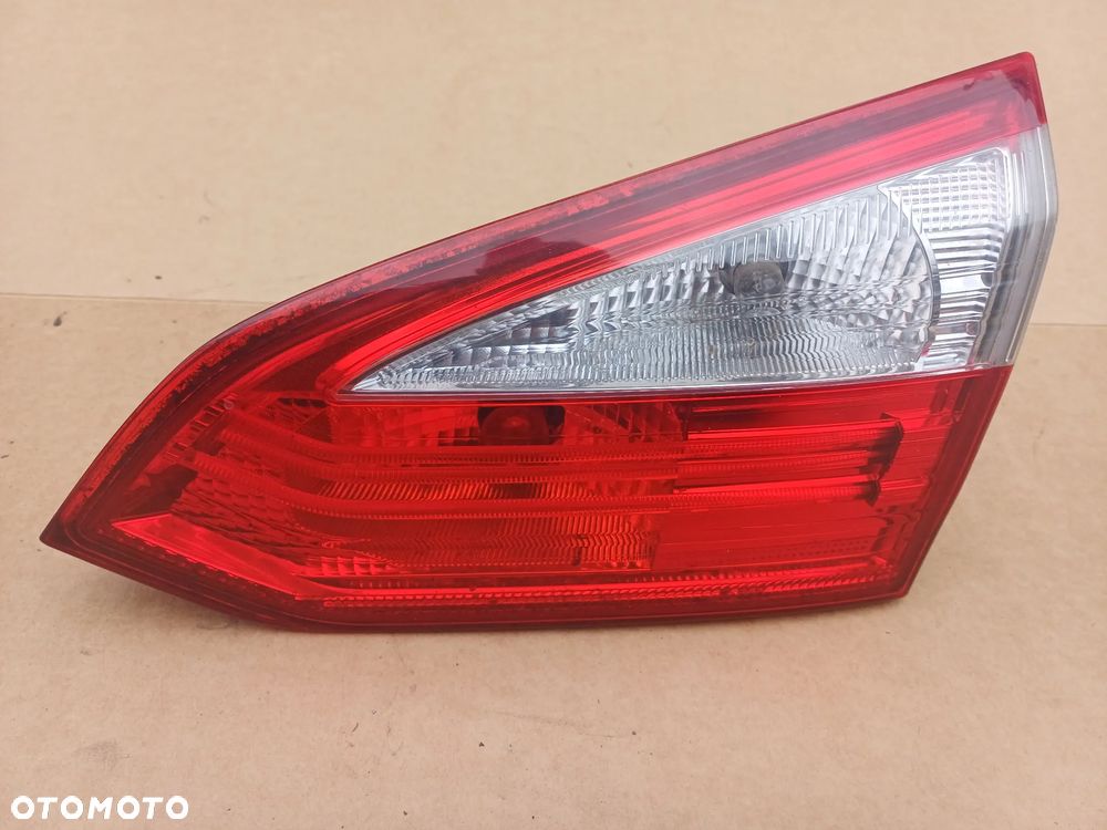 Focus MK3 kombi lampa prawy tył w klapę led 10-14 - 3