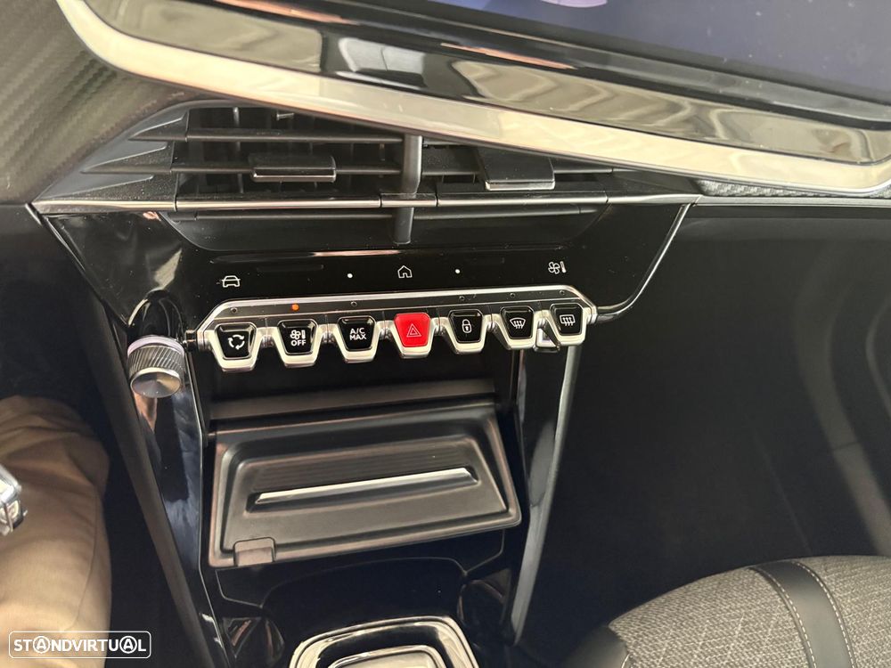 Peugeot 2008 1.2 PureTech Allure EAT8 - 18