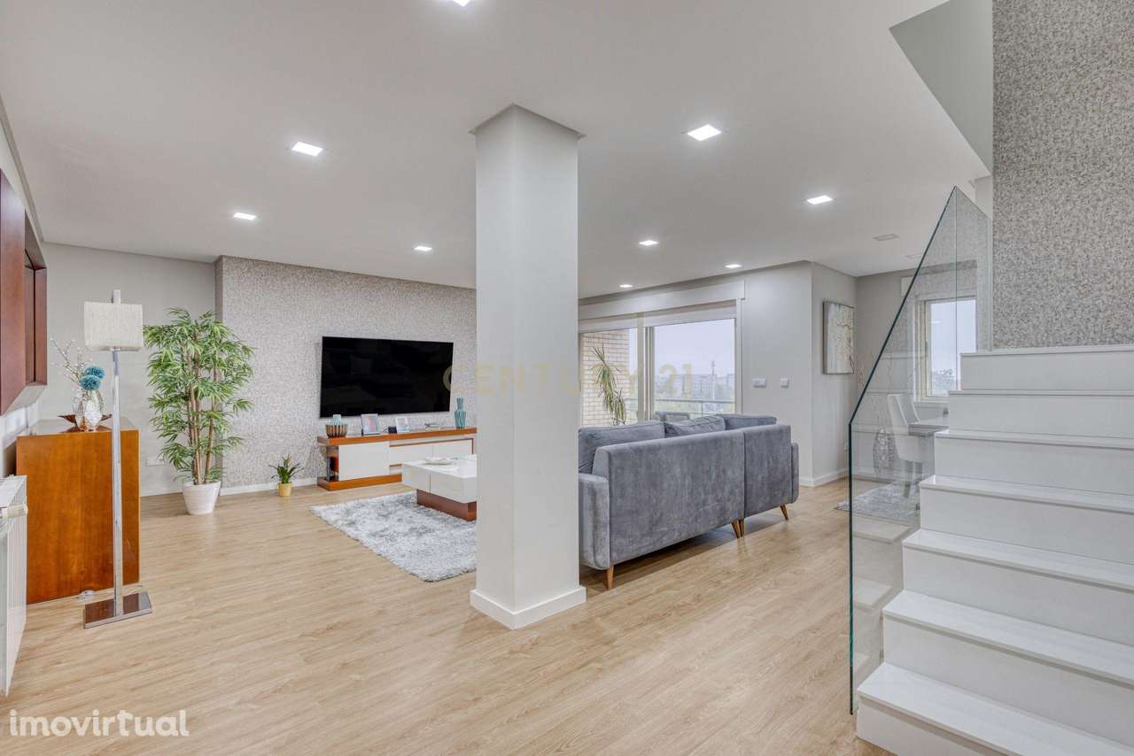 T4 Duplex com varanda e dois terraços privativos na Senhora da Hora - Grande imagem: 3/32