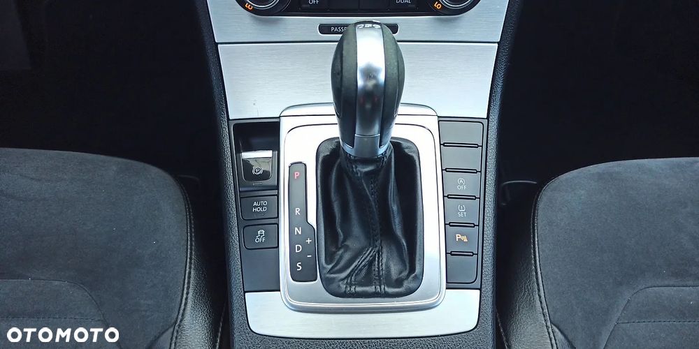 Volkswagen Passat 2.0 TDI DPF Highline DSG - 22