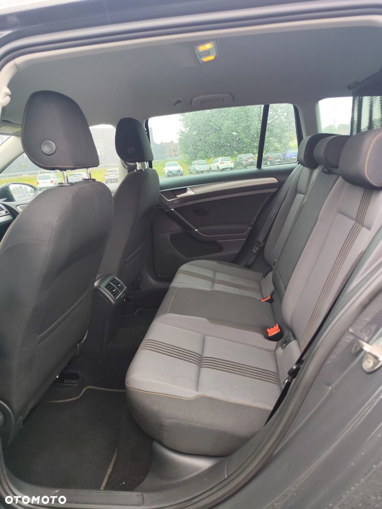 Volkswagen Golf - 12