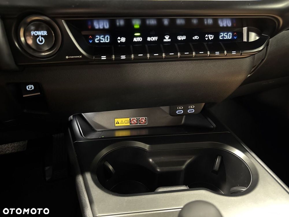 Lexus UX 300h F Sport Design AWD - 24