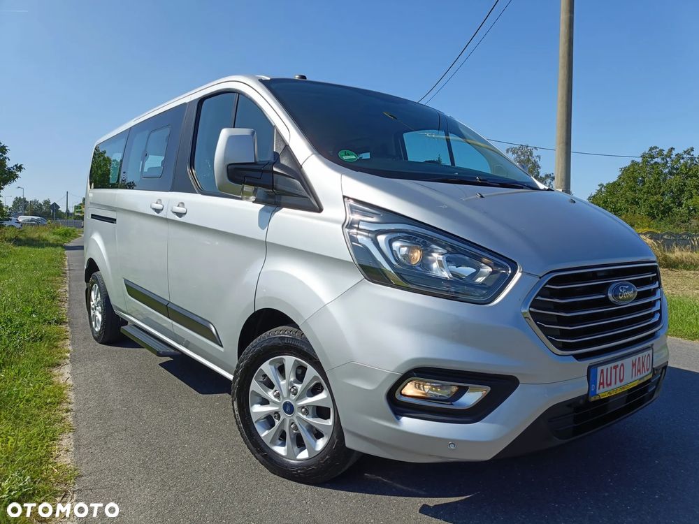 Ford Tourneo Custom - 32