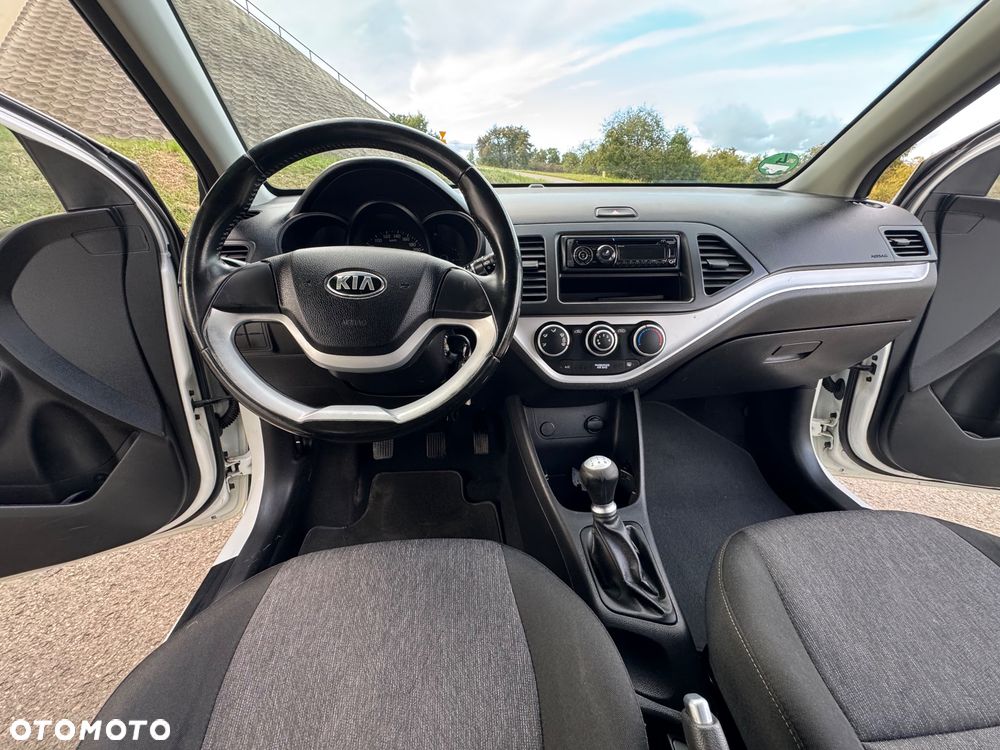 Kia Picanto 1.0 Fifa World Cup Edition - 29