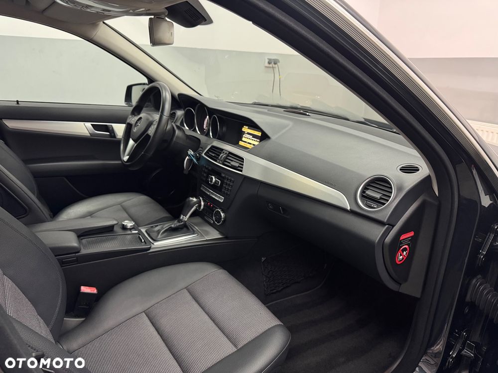 Mercedes-Benz Klasa C 180 Kompressor Automatik Avantgarde - 32