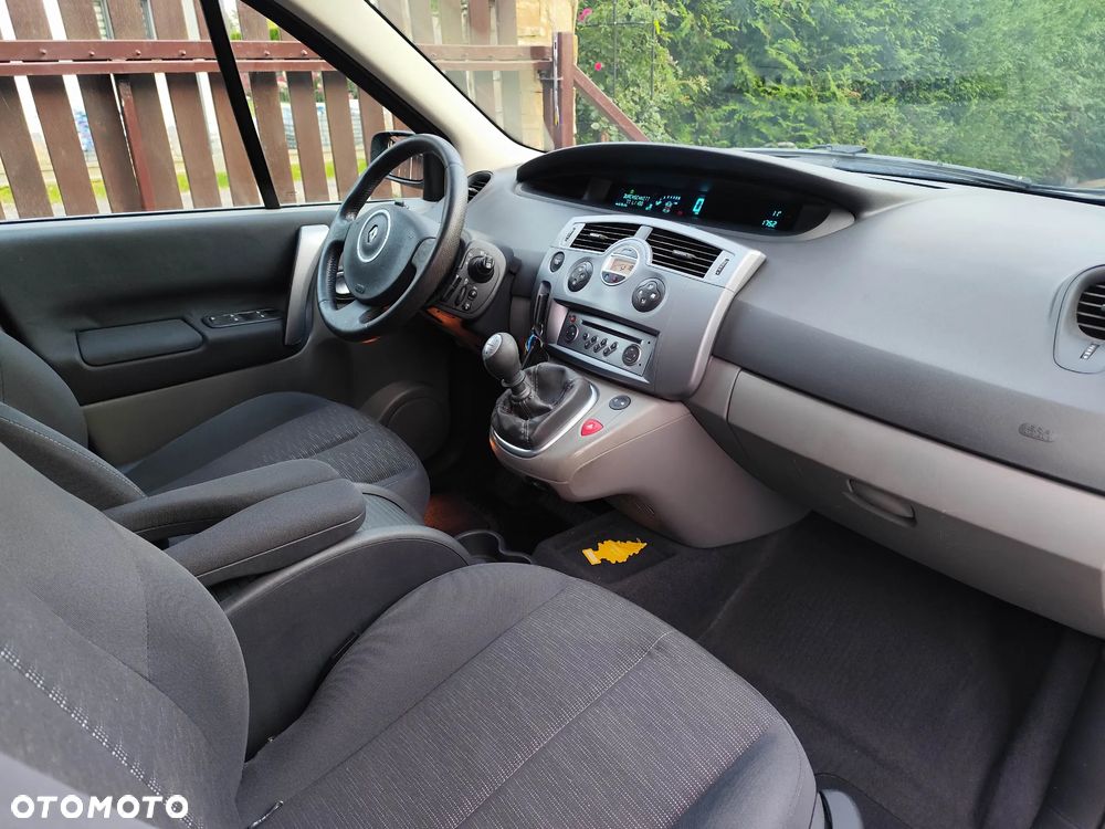 Renault Scenic 1.6 16V Confort Expression - 6