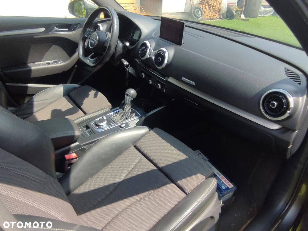 Audi A3 Sportback 2.0 TDI (clean diesel) quattro S tronic S line Sportpaket - 13
