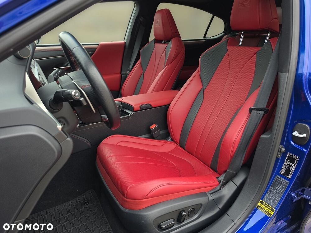 Lexus ES 300h F Sport Edition - 11