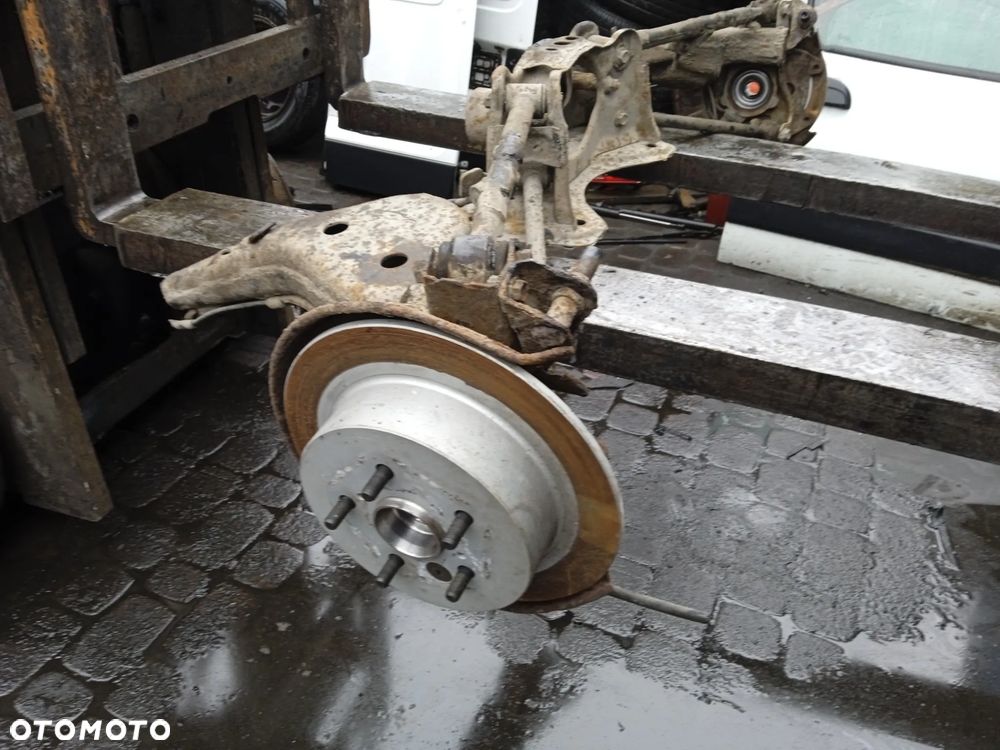 TARCZE HAMULCOWE KOMPLET TOYOTA RAV IV 00-06 D4D 2.0 - 4