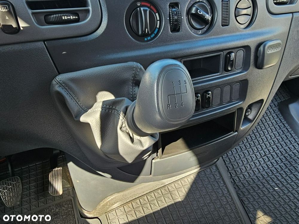 Mercedes-Benz Sprinter - 15