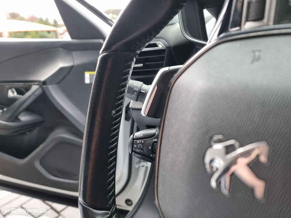 Peugeot 2008 1.5 BlueHDi Allure Pack EAT8 - 15