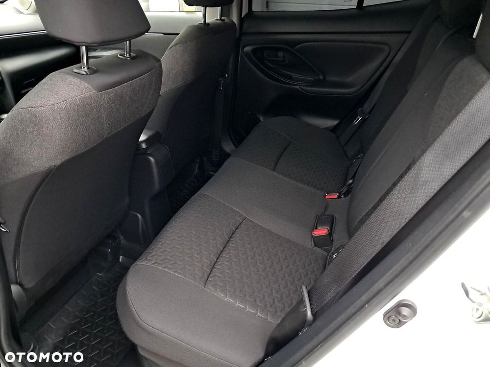 Toyota Yaris Cross Hybrid 1.5 Comfort 4x4 - 13