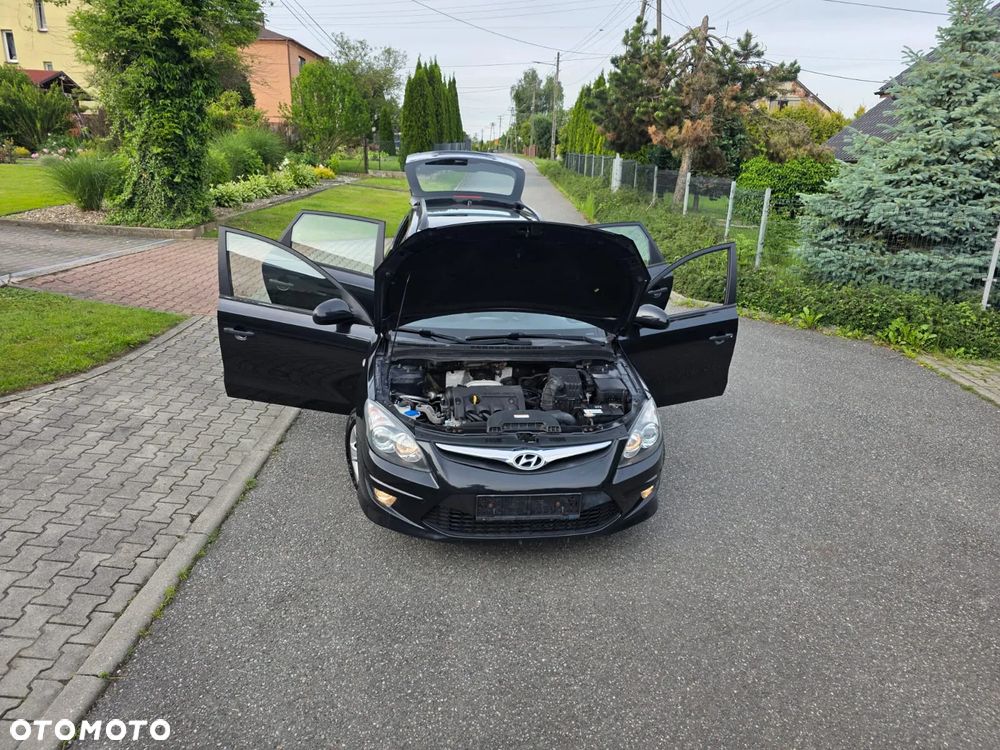 Hyundai i30 1.4 Base + World Cup - 1