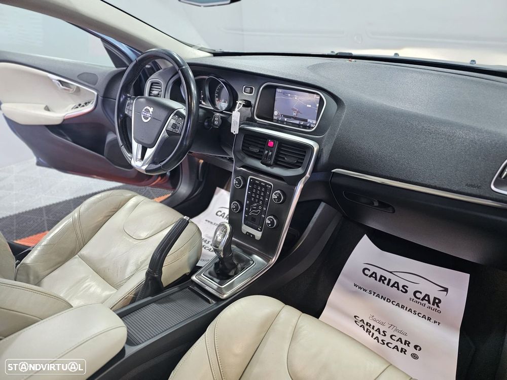 Volvo V40 1.6 D2 Momentum - 21
