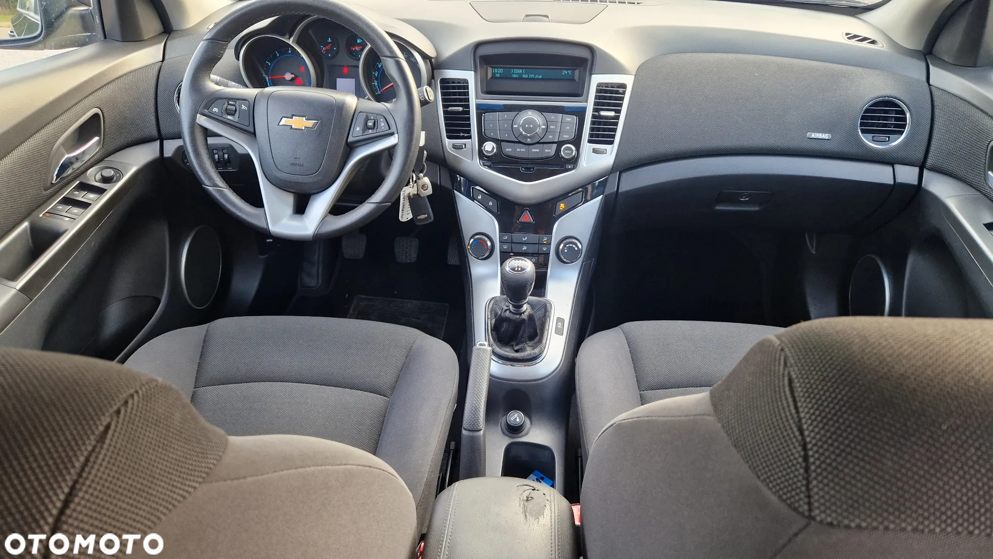 Chevrolet Cruze 1.6 LT - 12