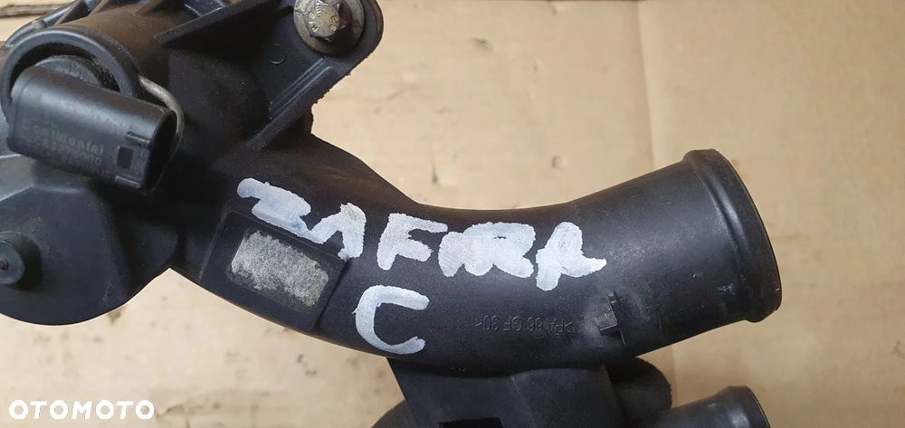 Króciec wody płynu obudowa termostatu Opel Zafira C 1.4 Turbo - 7
