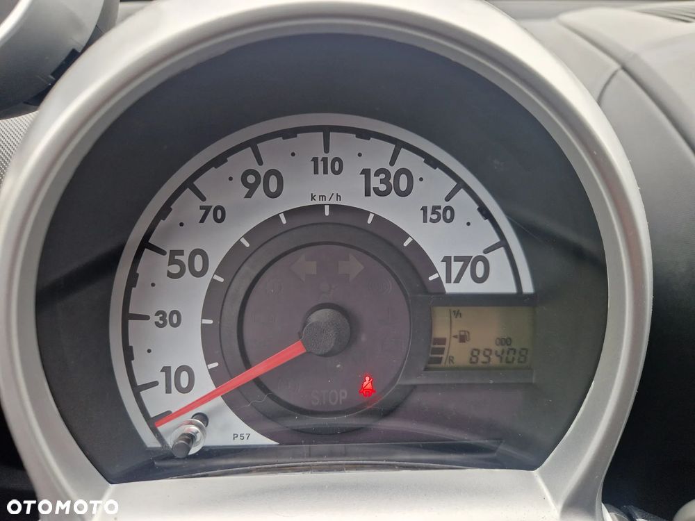 Peugeot 107 (70) 68 envy - 8