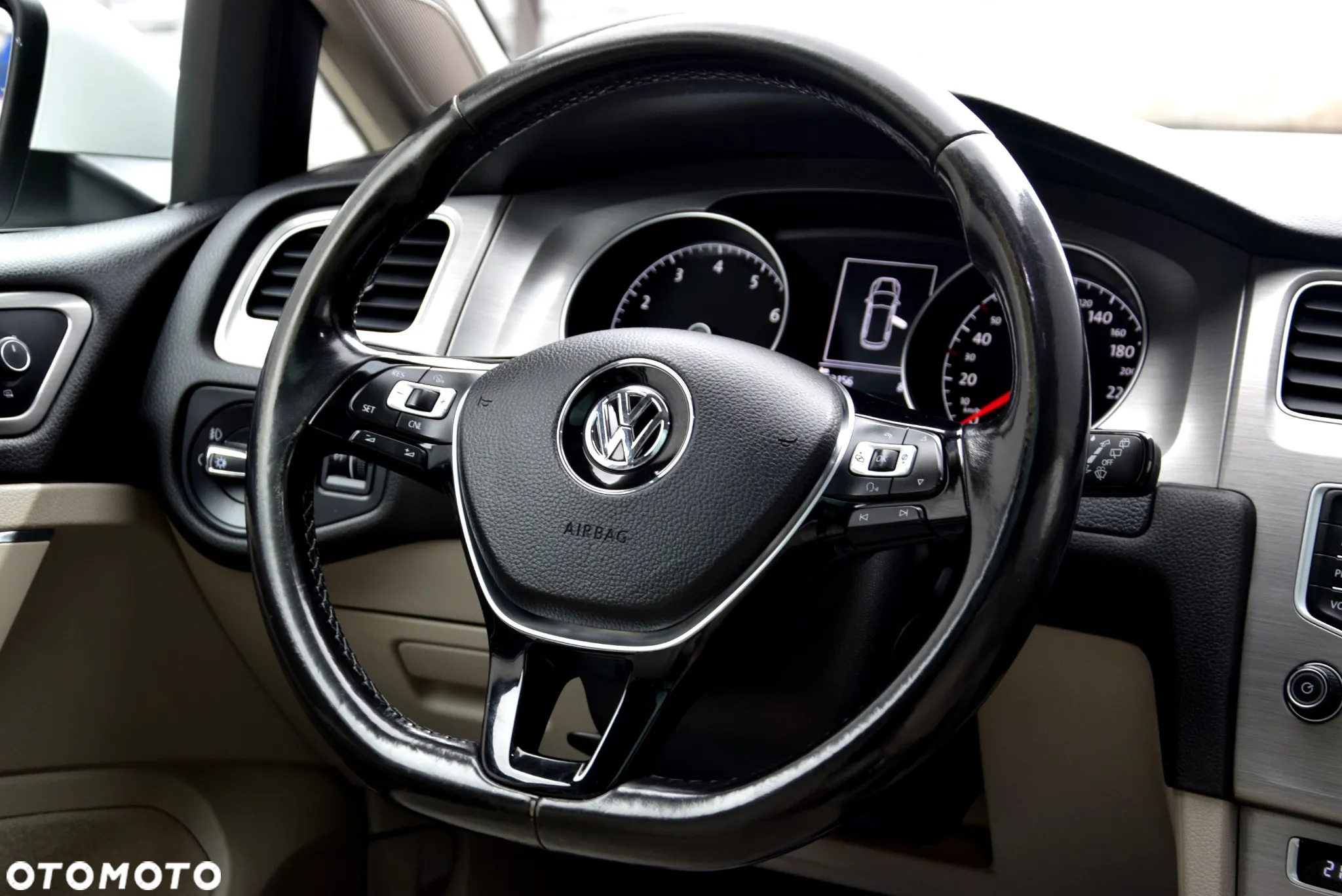 Volkswagen Golf - 18