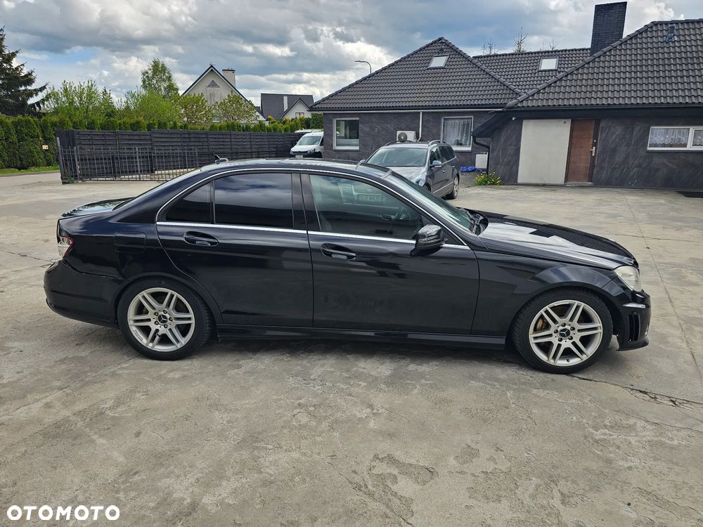 Mercedes-Benz Klasa C 320 CDI DPF 7G-TRONIC Avantgarde - 2