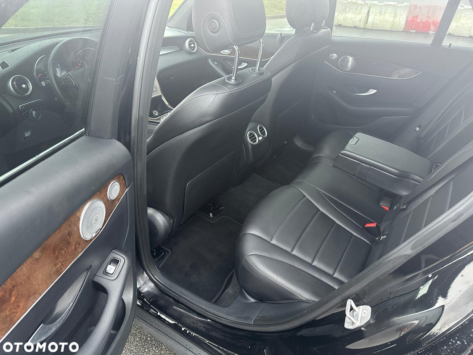 Mercedes-Benz GLC 300 Coupe 4Matic 9G-TRONIC - 22