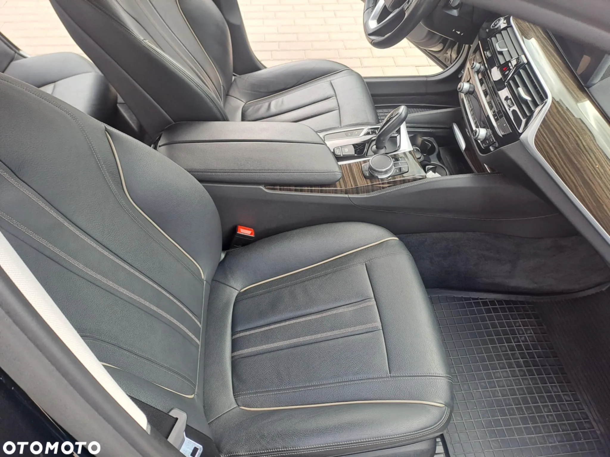 BMW Seria 5 520d Luxury Line - 9