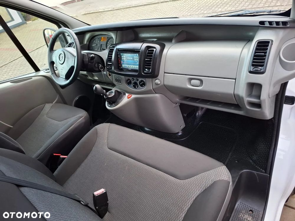 Opel Vivaro - 8