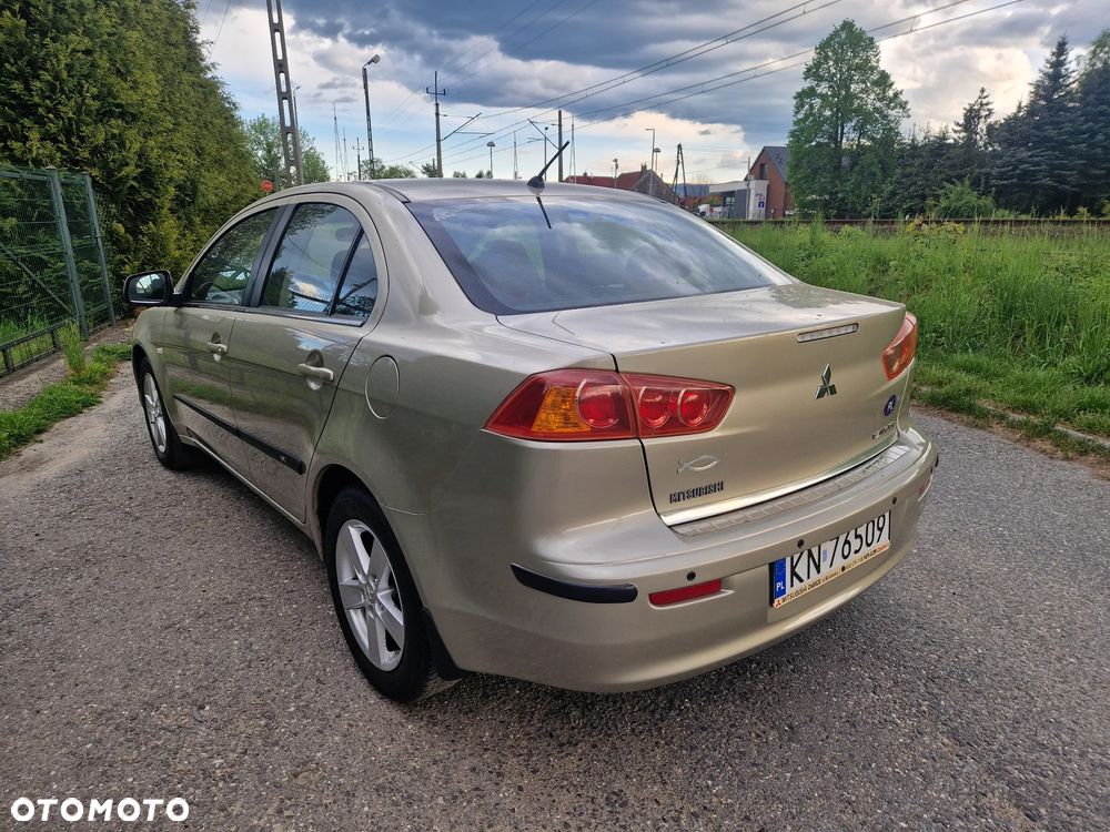 Mitsubishi Lancer 1.5 Inform ASTC - 4