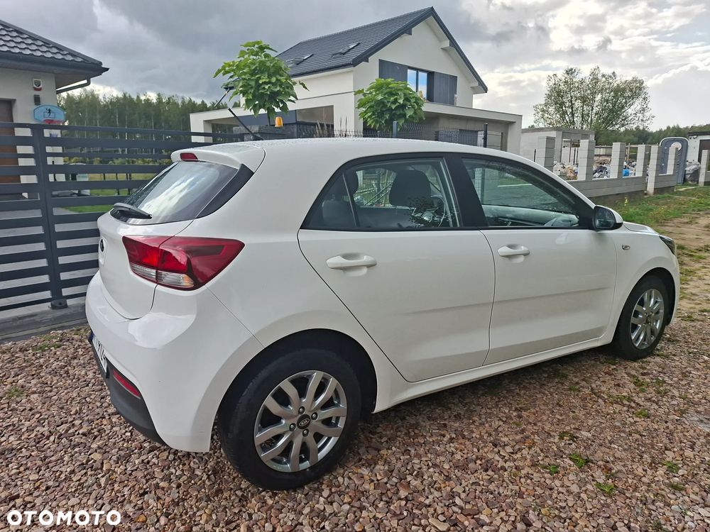 Kia Rio 1.2 Business Line - 17